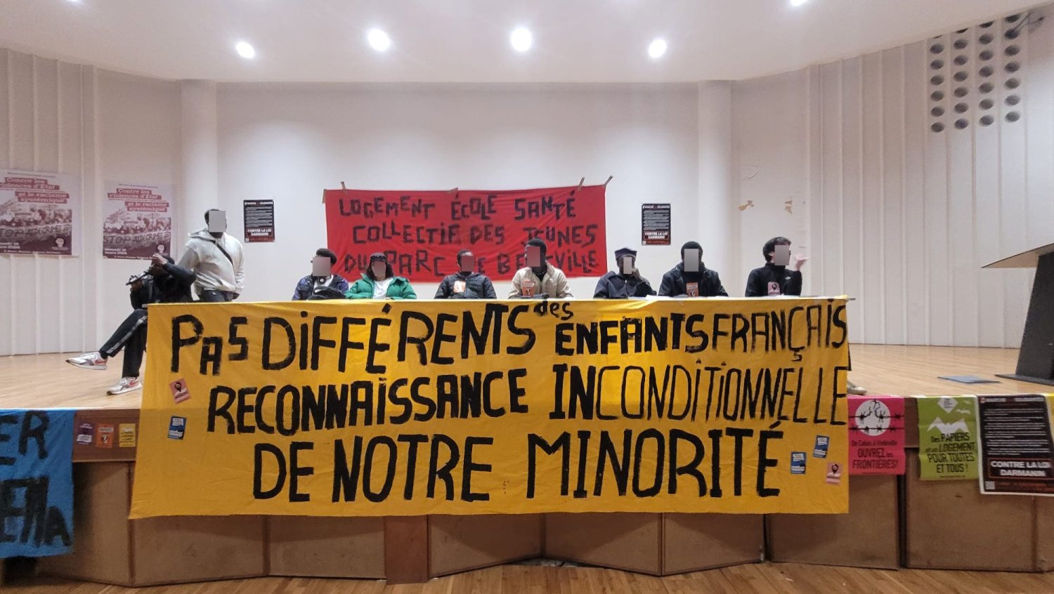 « L'État nous a mis à la rue » : à Paris, le combat exemplaire des mineurs étrangers isolés