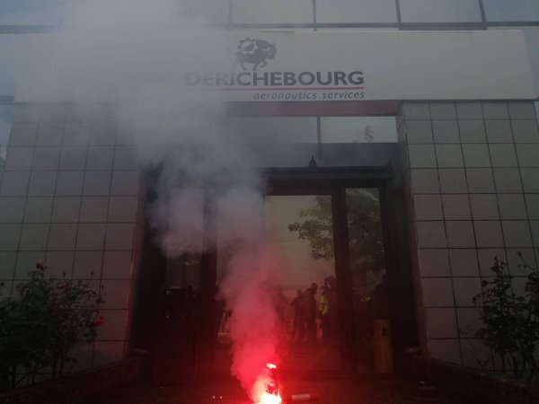 « Augmentez nos salaires ! » : les travailleurs de Derichebourg repartent en grève dans l'aéronautique