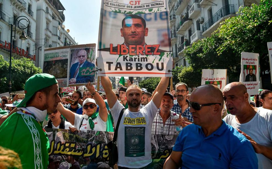 Répression politique en Algérie : l'opposant Karim Tabbou maintenu en détention