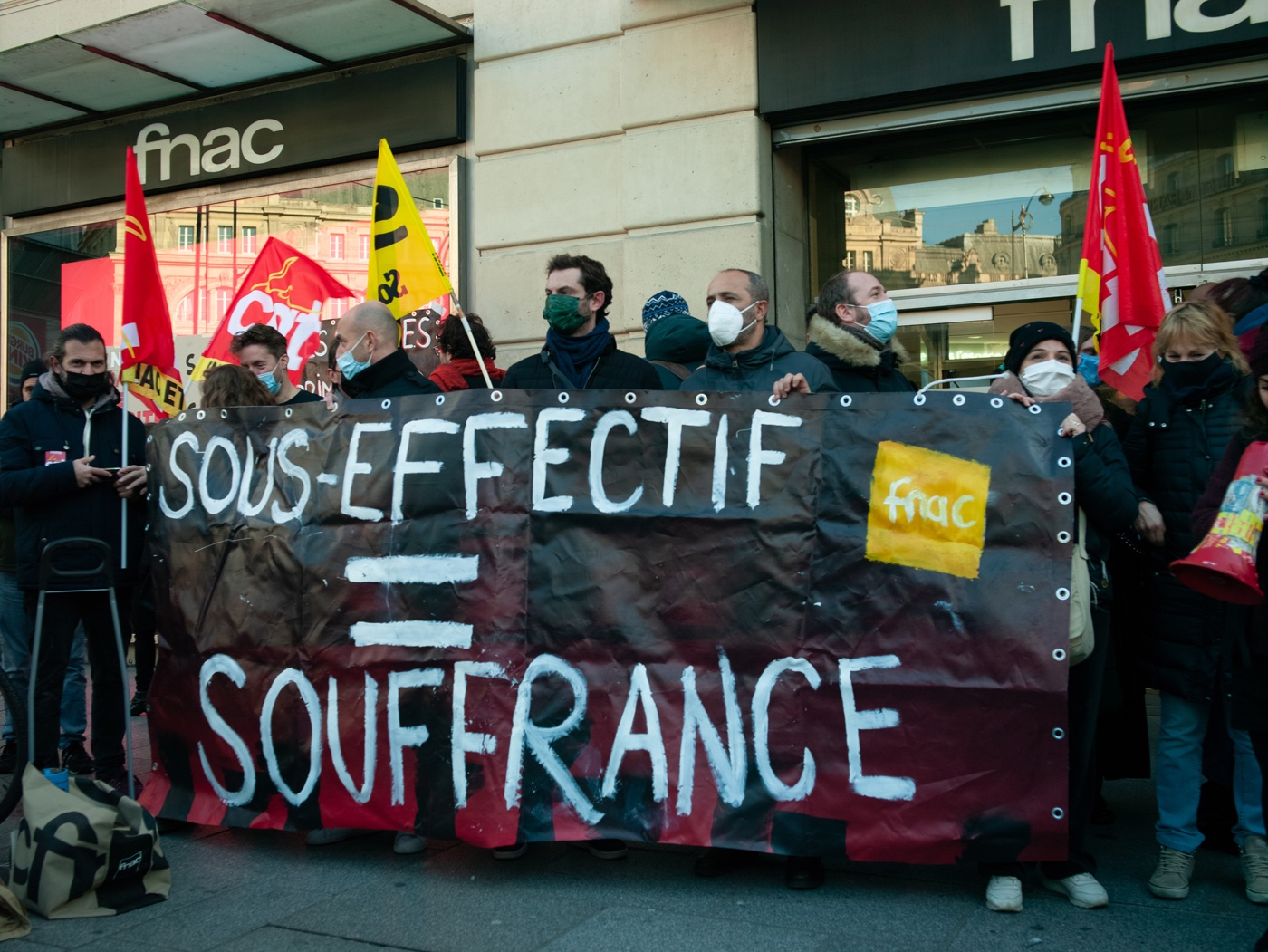 Mobilisation historique à la FNAC Saint-Lazare : donnez à la caisse de grève !