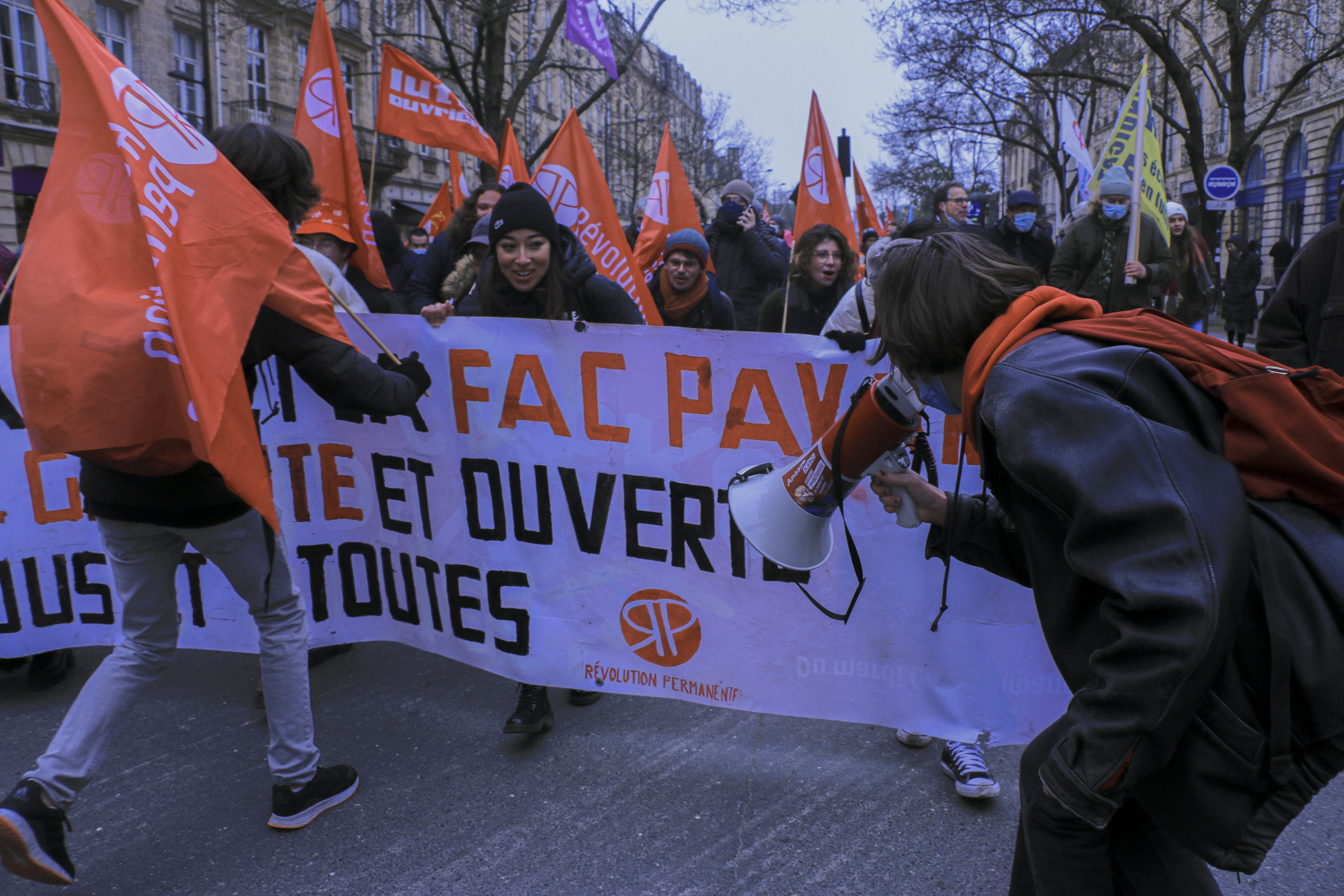 Bordeaux. Le Poing Levé, une liste anticapitaliste de combat, se présente aux élections étudiantes !