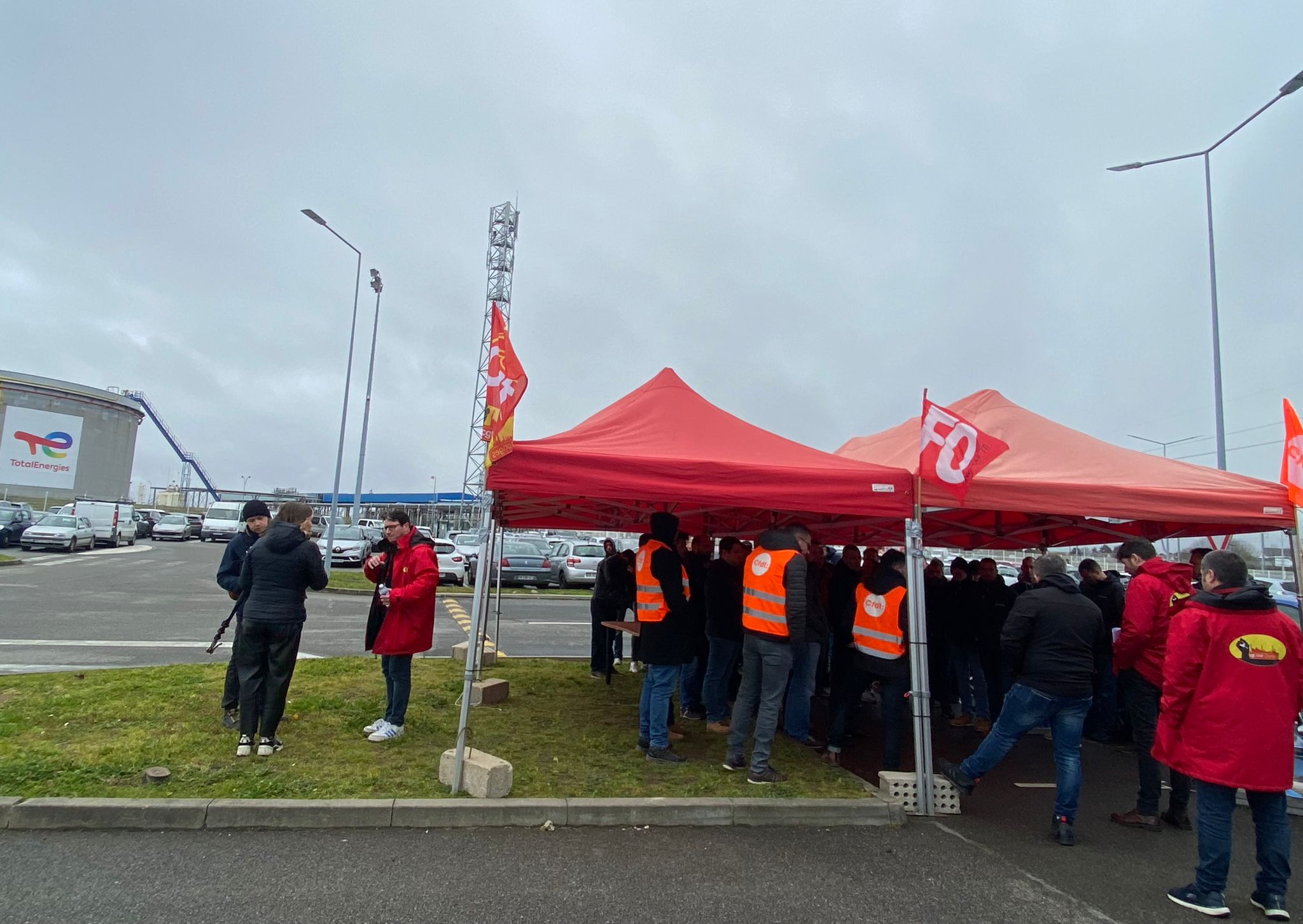 TotalEnergies Donges : les raffineurs reconduisent la grève jusqu'au 16 mars !