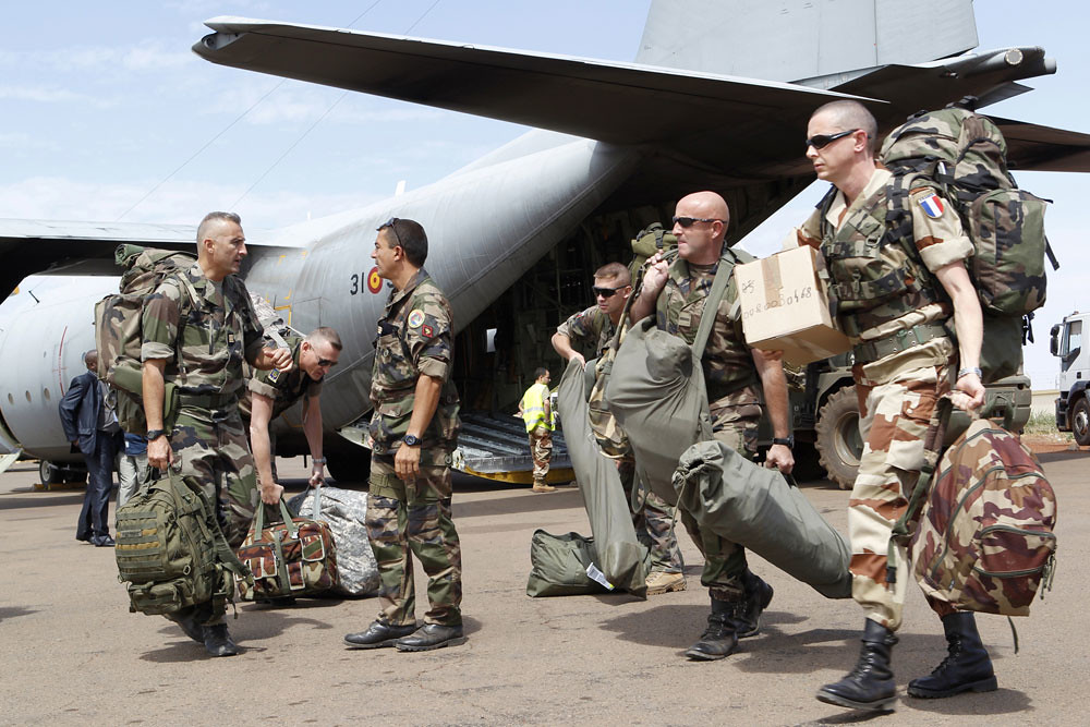 Les troupes françaises commencent à fuir le Niger : achevons la Françafrique ! 
