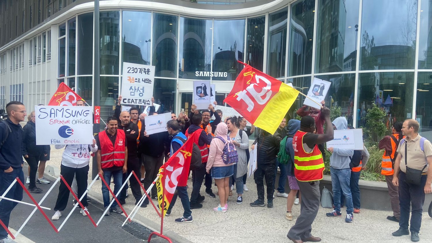 230 licenciements : les salariés de CEAT mobilisés devant le siège de Samsung contre leur liquidation