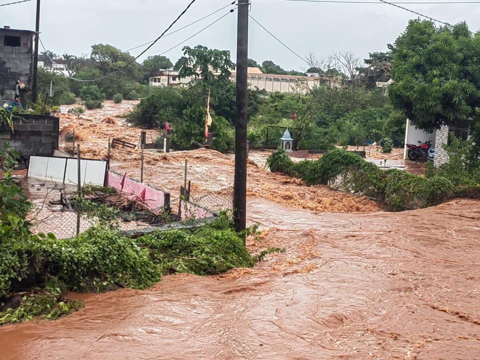 Cyclone Belal à la Réunion : un mort, 100 000 foyers sans électricité et près de 800 personnes déplacées
