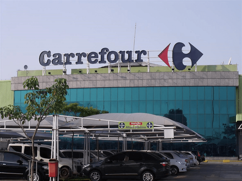 Malgré les profits, Carrefour supprime près de 1000 emplois en France