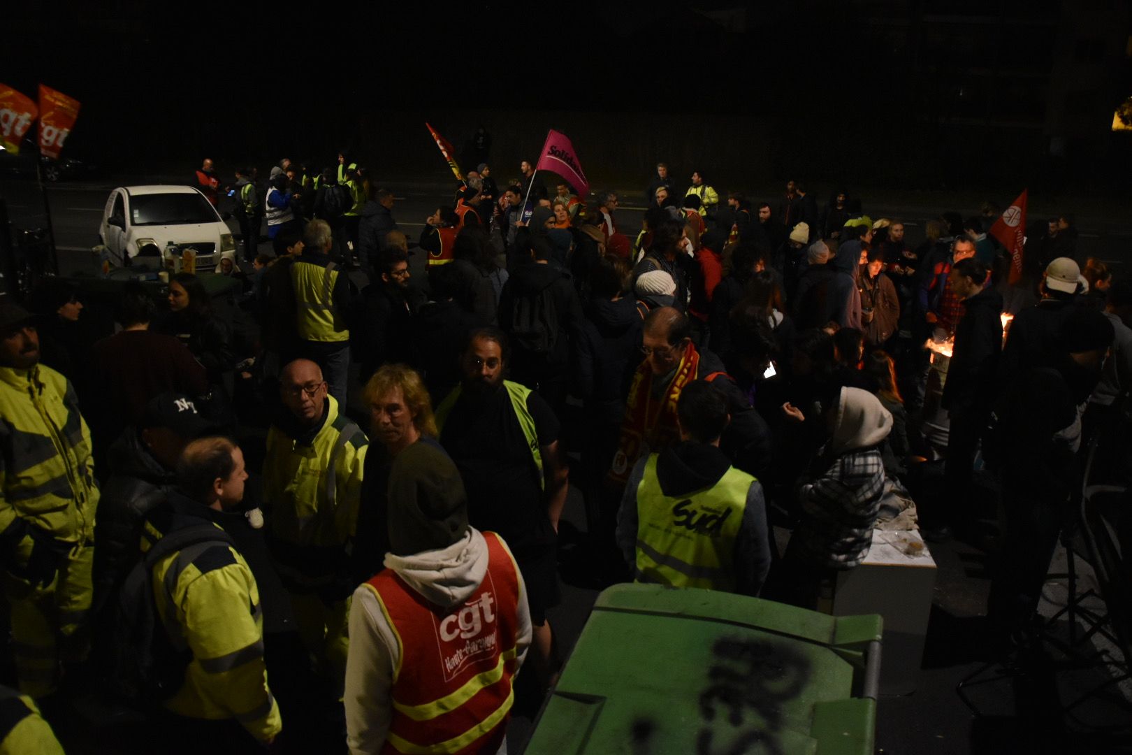 Toulouse. Après le blocage des dépôts par des soutiens, l'entrée en grève des éboueurs ?