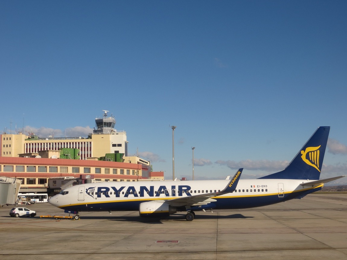 Face aux grèves, Ryanair appelle ses clients à signer une pétition pour attaquer le droit de grève