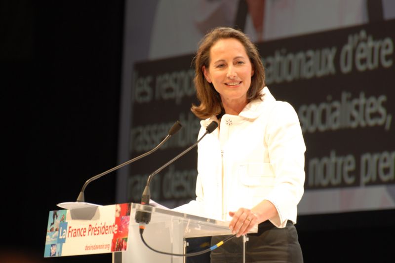 Ségolène Royal : une ex-macroniste, ministre de Hollande, pour diriger la gauche aux européennes ?