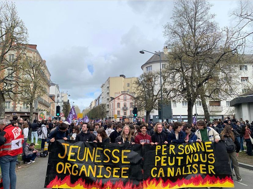 Abayas, SNU : une première assemblée générale inter-lycées à Rennes pour s'organiser contre Macron