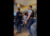 25 policiers pour intimider un bar LGBT : le harcèlement continue contre le Bonjour Madame