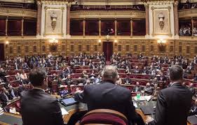 Les sénateurs ont détourné près de 5 millions d'euros des caisses du Sénat