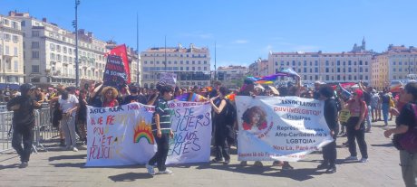 Marseille : malgré l'annulation, la Pride se transforme en manifestation de soutien aux révoltes