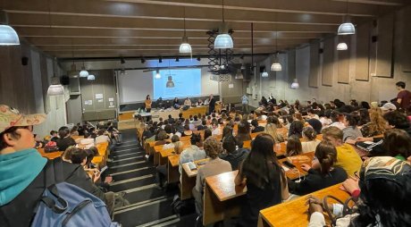 « C'est le moment de faire payer Macron » : débrayages et assemblées générales à l'université Paris Cité