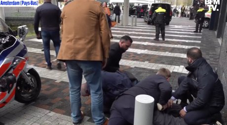 Un homme plaqué au sol après avoir chanté « On est là » devant Macron aux Pays-Bas