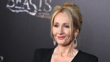 JK Rowling fait la promotion d'un site ouvertement transphobe