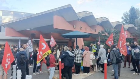 « Les précaires peuvent se battre » : rassemblement en soutien aux grévistes d'ONET à Montpellier