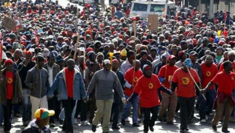 Première grève nationale contre le projet de réforme du travail du nouveau gouvernement sud-africain