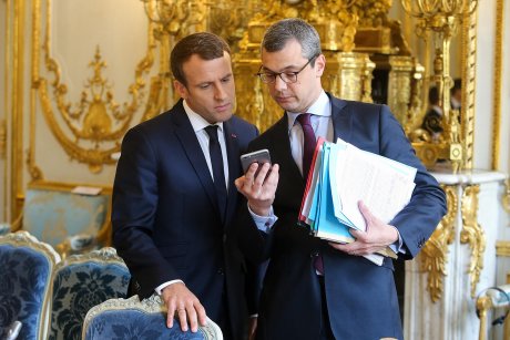 Conflit d'intêret d'A. Kohler. Macron est intervenu pour défendre son bras droit, révèle Médiapart