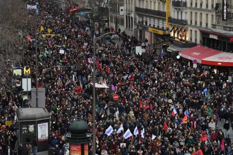 La force est dans la rue : il est possible de gagner contre Macron !