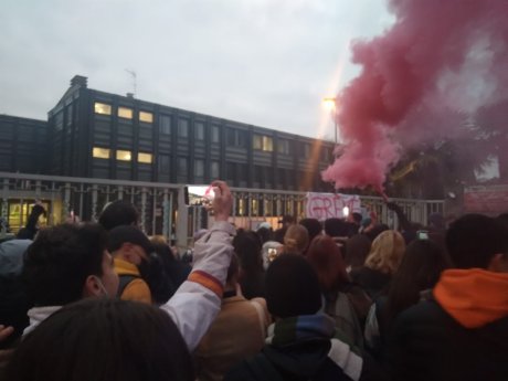 Au lycée Bréquigny, les lycéens bloquent contre les « tenues républicaines » et les violences policières