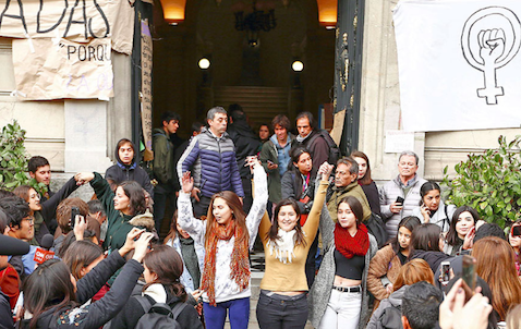 Droits des femmes. Chili : les étudiantes de l'Université Catholique occupent leur université