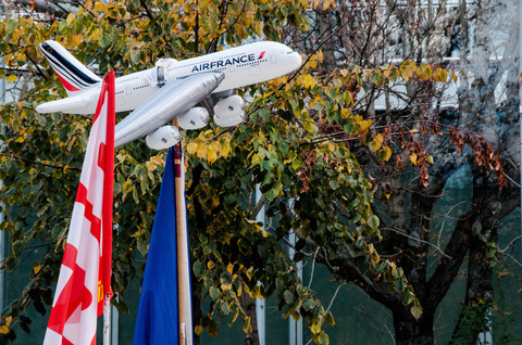Le NPA dénonce l'interpellation volontairement spectaculaire de 5 salariés d'Air France