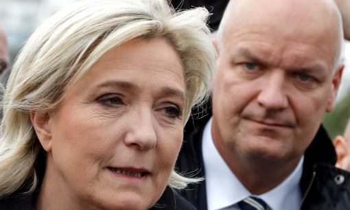 Marine Le Pen reconnaît et justifie l'emploi fictif de son garde du corps en tant qu'assistant parlementaire