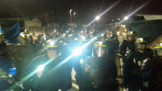 Razzia policière nocturne contre les restaurants du bidonville de Calais