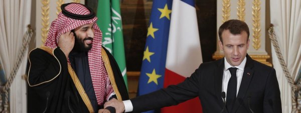 Dans l'embarras, Macron se rétracte et évoque des « sanctions » envers l'Arabie Saoudite