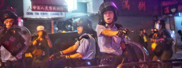 Hong-Kong. La police sort les armes à feu, la mobilisation se poursuit