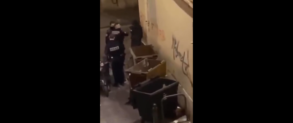VIDEO. Dans le centre-ville de Marseille, trois policiers tabassent un homme