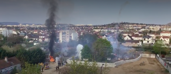 Dijon. Interpellations, gaz lacrymogène : la police réprime les occupants des jardins de l'Engrenage 