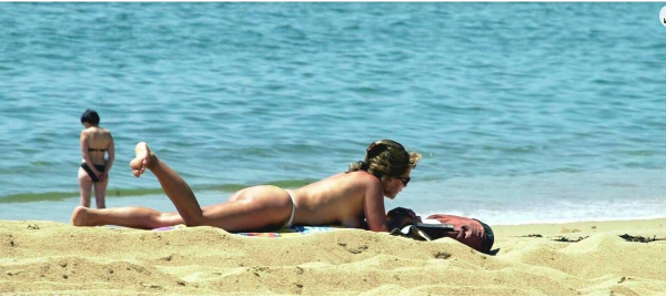 Seins nus sur la plage : quand le droit des femmes à disposer de leur corps reste à conquérir