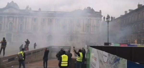Direct Toulouse. Face à plus de 10 000 Gilets Jaunes, la police commence à gazer