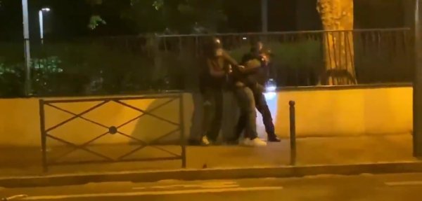 VIDEO. Taha Bouhafs interpelé en plein live par la police à Villeneuve !