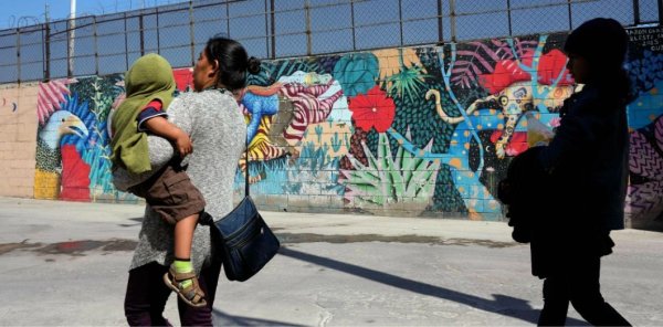 Après avoir séparé les familles de migrants, l'administration Trump fait des tests ADN sur les enfants
