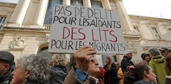 « Délit de solidarité » rejeté, migrants toujours pourchassés