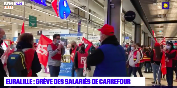 A Lille, des salariés de Carrefour mobilisés contre la revente des magasins