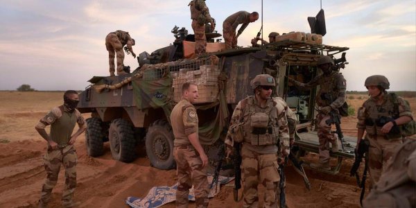 La fin de l'opération Barkhane au Sahel ? L'énorme coup de bluff de Macron