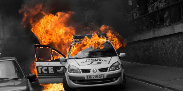 Affaire de la voiture brûlée : « la sévérité des peines est un écho à la médiatisation des faits »