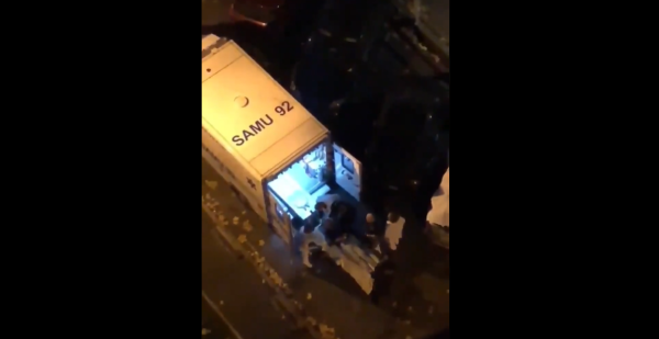 VIDEO. La police met un coup de matraque à la tête d'un homme et le frappe au sol à Asnières 