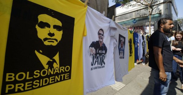 Jair Bolsonaro, le candidat de l'extrême-droite brésilienne en faveur de la dictature militaire