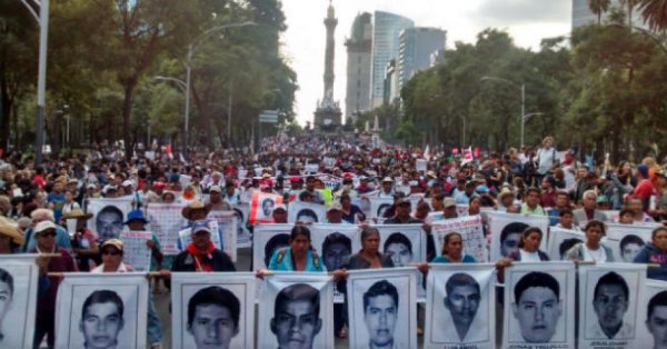 Violente répression contre les étudiants d'Ayotzinapa