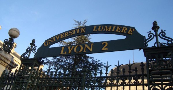 La présidence de Lyon 2 occupée pour obtenir l'inscription d'étudiants sans-papiers !