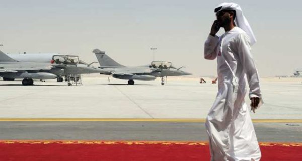 En pleine crise régionale, la France va vendre 12 nouveaux Rafales au Qatar
