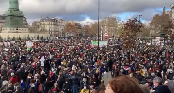 Colère dans la culture : des milliers de manifestants dénoncent « une précarité absolue »