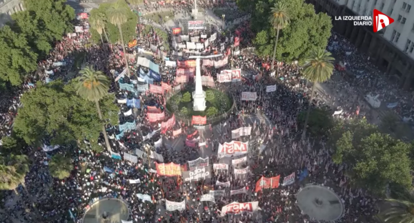 En Argentine, des milliers de personnes dans la rue contre le FMI et l'austérité