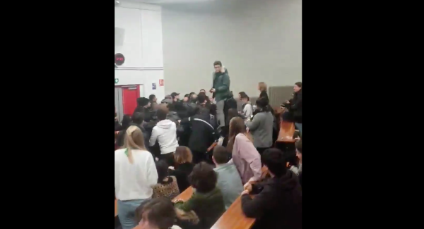 Fac de Tolbiac : l'ex-directeur agresse un étudiant en pleine assemblée générale