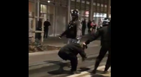 VIDEO. Acte 53 : des policiers traînent par les cheveux une Gilet jaune, ils portent plainte contre elle et gagnent 900€